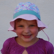 Flowery Sun Hat in Organic Cotton (UV20) Flowery Sun Hat in Organic Cotton (UV20)