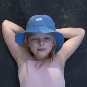 Wide Brim Bucket Hat in Organic Cotton (Cala)