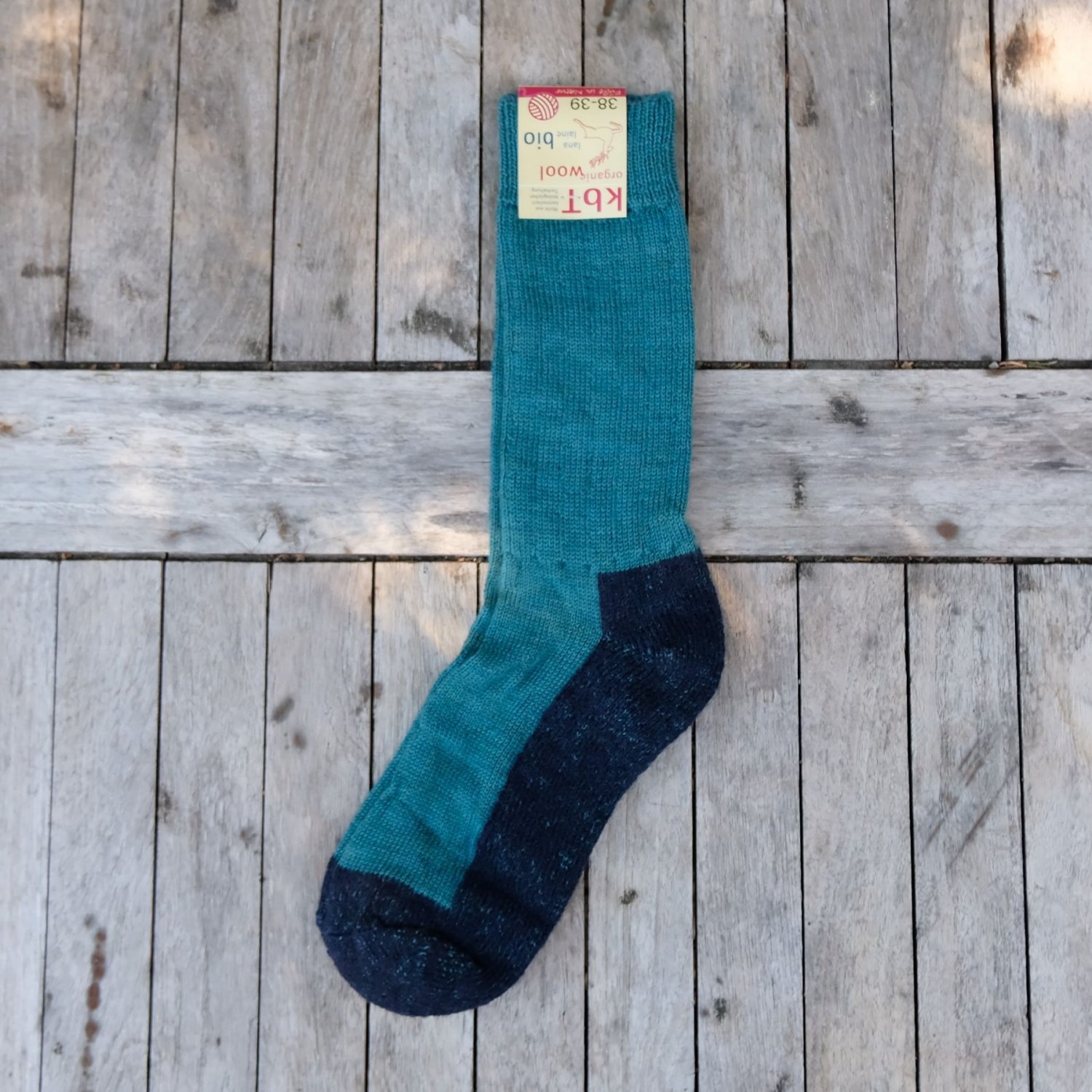 Walking Socks in Organic Wool. Green ribknit adult walking socks with