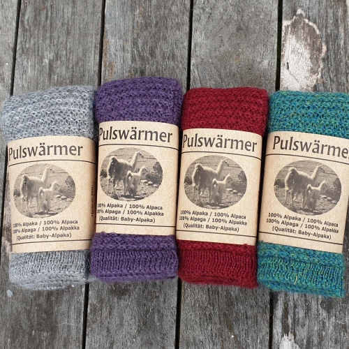 Women's Knitted Wrist Warmers with Thumb in Pure Baby Alpaca Women's Knitted Wrist Warmers with Thumb in Pure Baby Alpaca