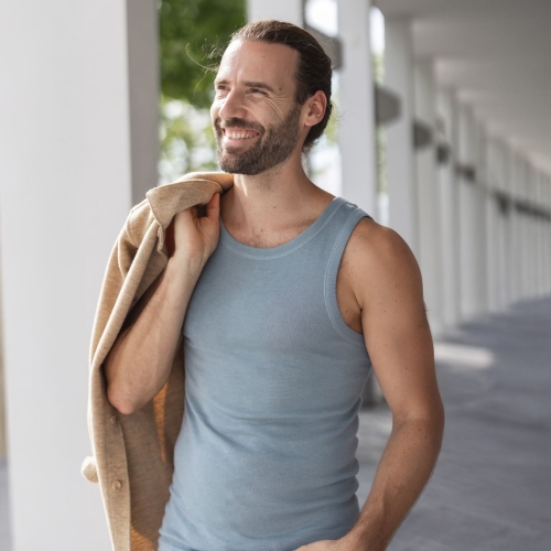 Men's Sleeveless Vest In Merino Wool/Silk Blend Men's Sleeveless Vest In Merino Wool/Silk Blend