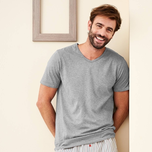 2-Pack of Men's V-Neck Organic Cotton T-Shirts