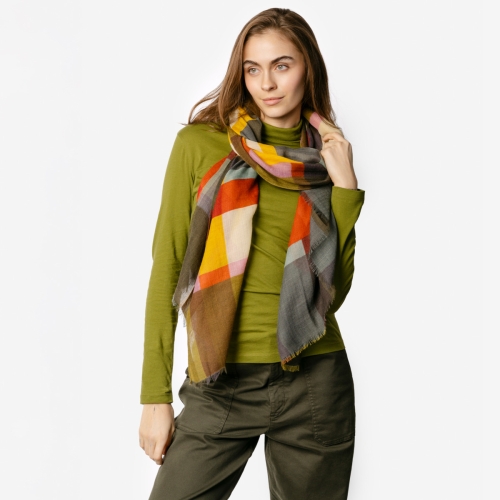 Lightweight Check Scarf in 100% Wool