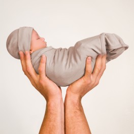 Swaddle-honeyoat-baby-hands_LRG